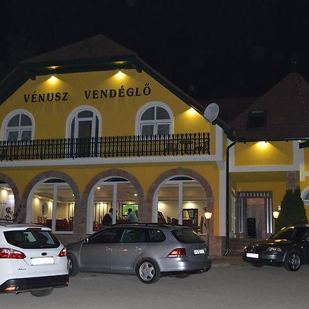Venusz Panzio Es Vendeglo Bed and Breakfast Bagod Exteriör bild