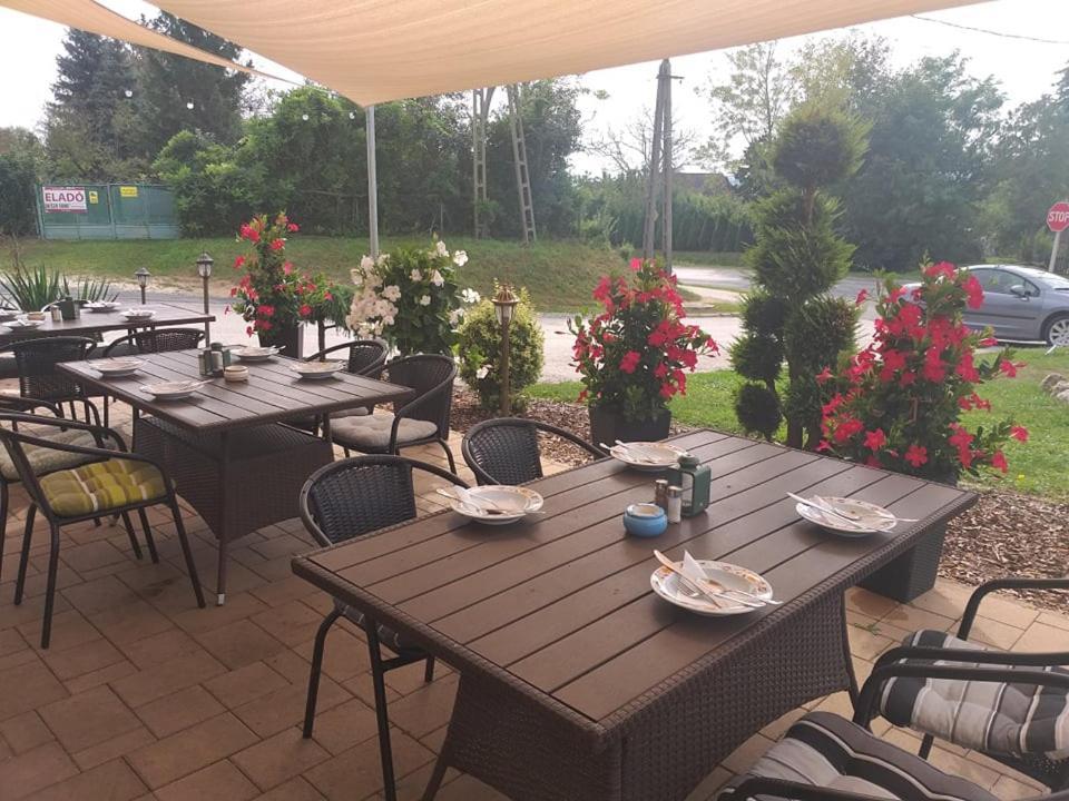 Venusz Panzio Es Vendeglo Bed and Breakfast Bagod Exteriör bild