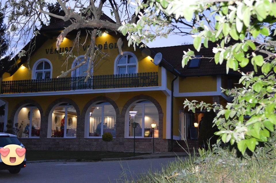 Venusz Panzio Es Vendeglo Bed and Breakfast Bagod Exteriör bild